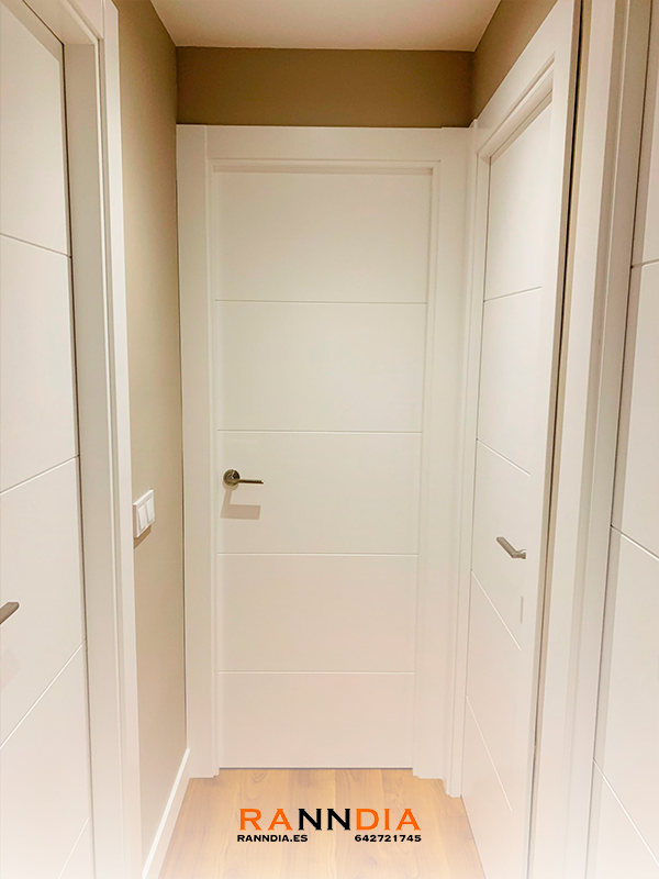 Puerta de interior modelo 17 en Estepona