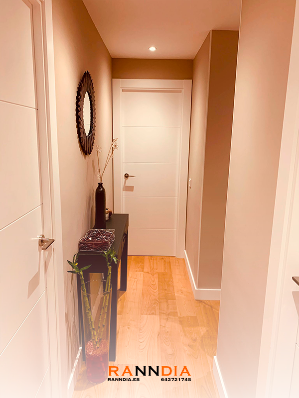 Puerta de interior modelo 18 en Estepona