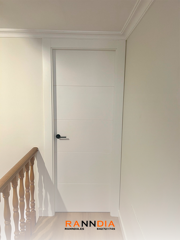 Puerta de interior modelo 4 en Estepona