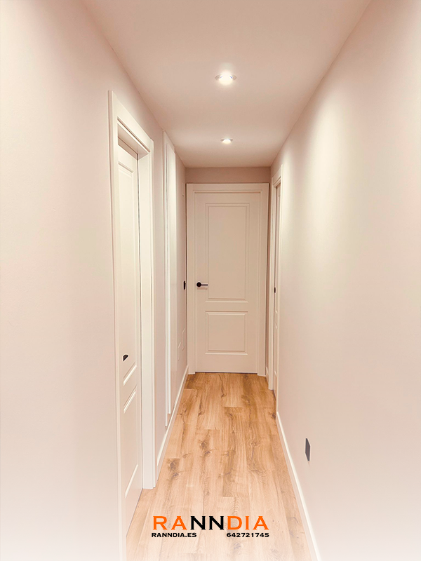 Puerta de interior modelo 6 en Estepona